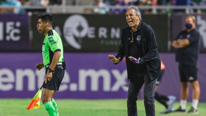 Tomás Boy durante un partido de Mazatlán
