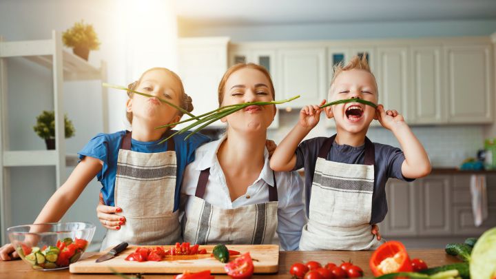 ¿Será puente y festivo el Día de las Madres y Día del Maestro en México este año?