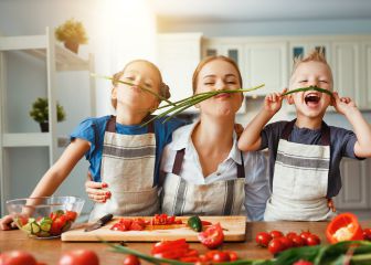 ¿Será puente y festivo el Día de las Madres y Día del Maestro en México este año?