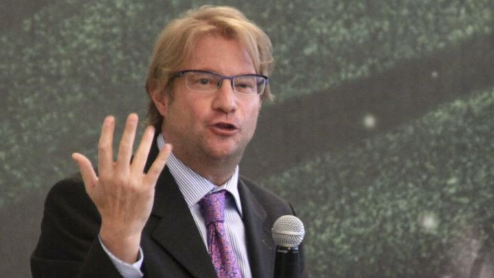 Interpol emite ficha roja contra Andrés Roemer para detenerlo