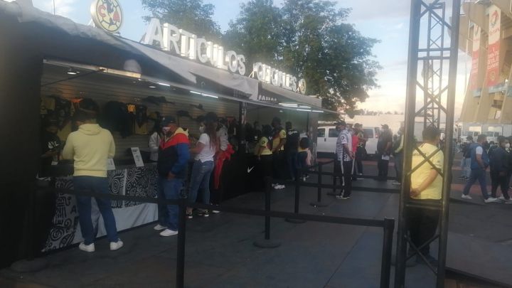 El americanismo regresó con cubrebocas al estadio Azteca