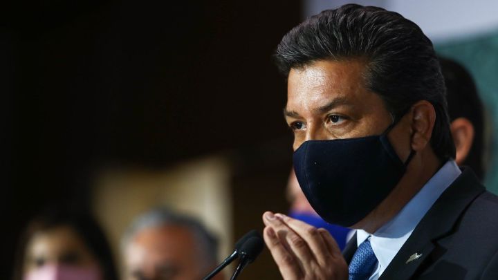 FGR obtiene orden de captura contra Cabeza de Vaca