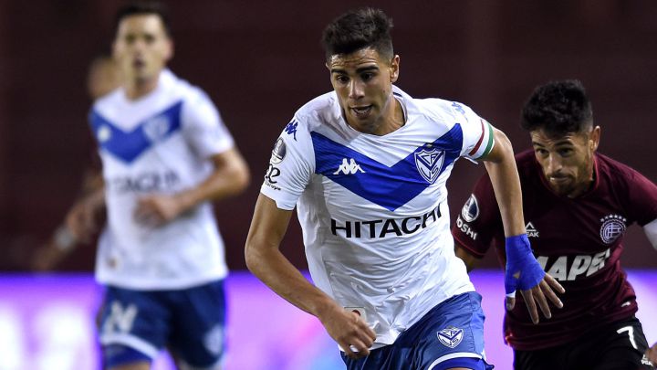 Lautaro Gianetti cerca de Necaxa