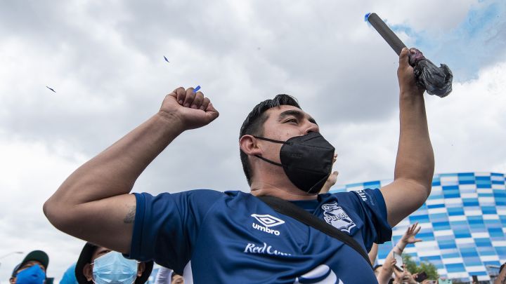 Afición del Puebla antes de un partido en el Cuauhtémoc