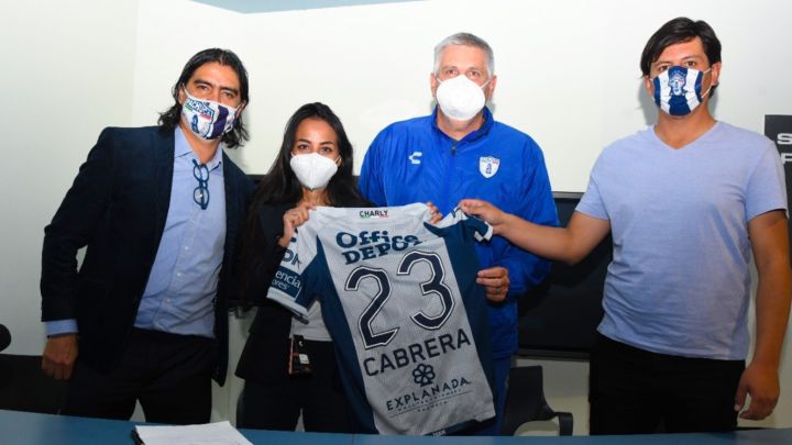 Evelina Cabrera, la primera mujer en formar parte de un Cuerpo Técnico varonil en el futbol Mexicano