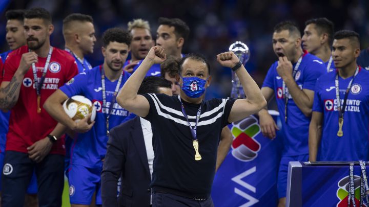 Cruz Azul, Campeón de la Liga MX tras 16 técnicos