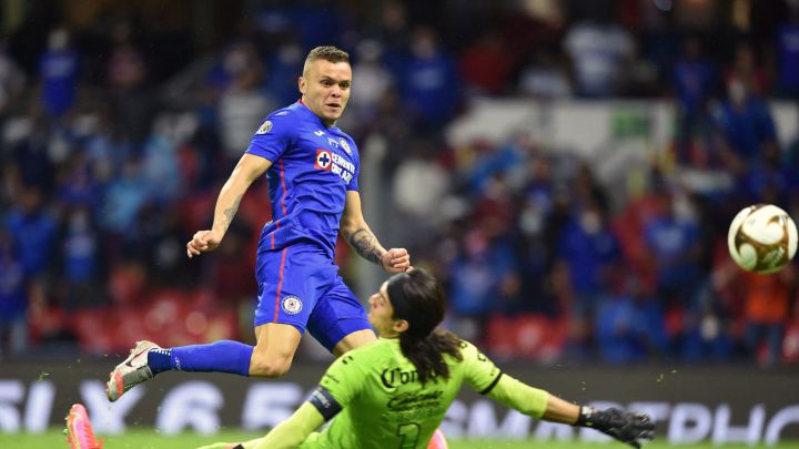 Gol cabecita fuera de lugar