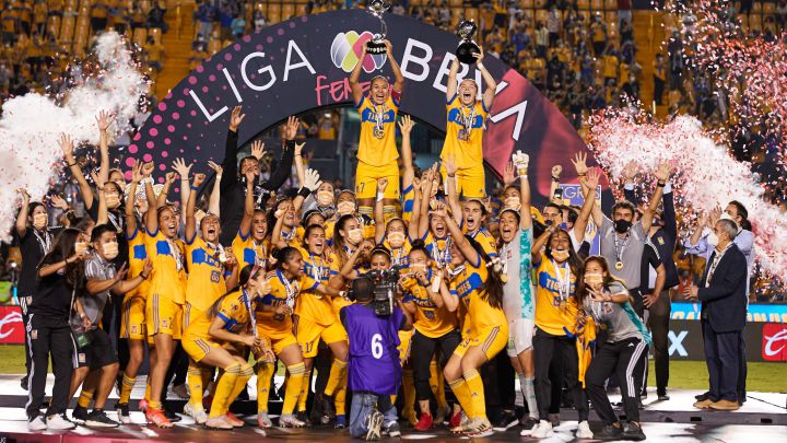 Tigres obtiene el bicampeonato tras golear a Chivas
