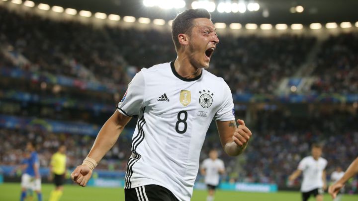 Özil y Longoria anuncian subasta de 1% de acciones del Necaxa