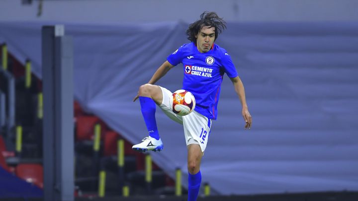Shaggy Martínez durante un partido del Cruz Azul