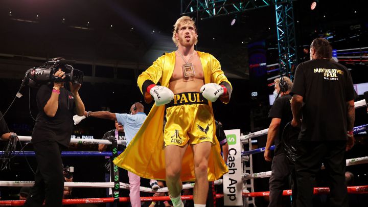Logan Paul hace su entrada al ring