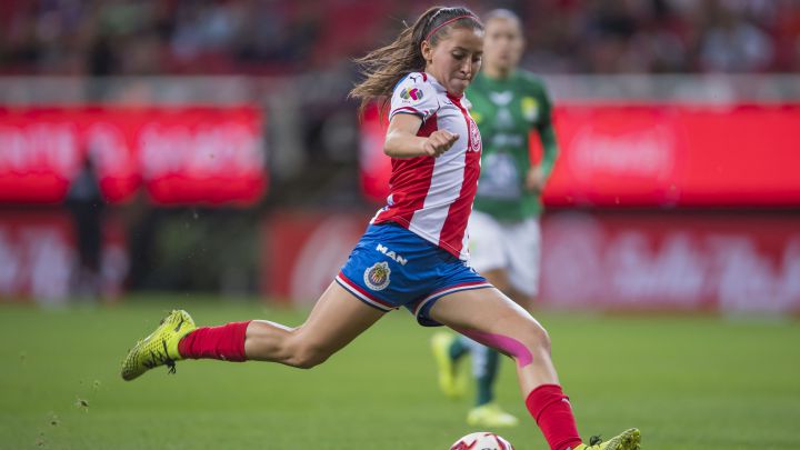 Rubí Soto regresa de España para jugar con Chivas