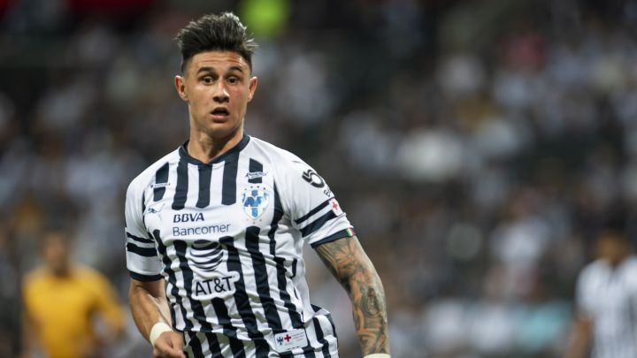Adam Bareiro durante un partido con Rayados