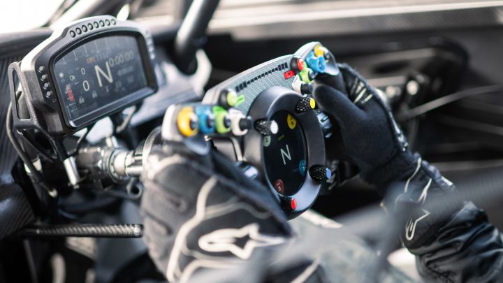 Así luce el volante que se puede conectar a una consola