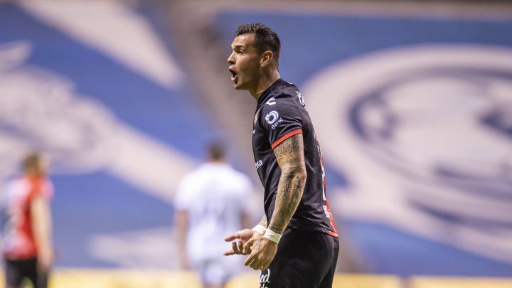 Milton Caraglio en un partido con el Atlas