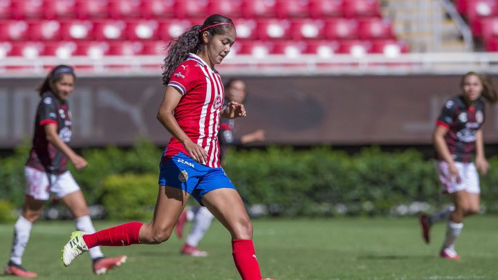 Miriam García durante un partido con Chivas Femenil