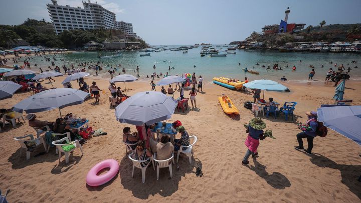 Nuevos brotes de Covid-19 en México, por viajes de graduación de jóvenes