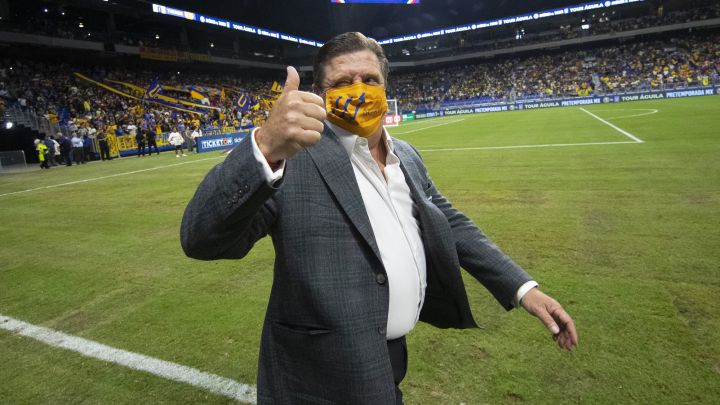 Miguel Herrera previo a un partido de los Tigres