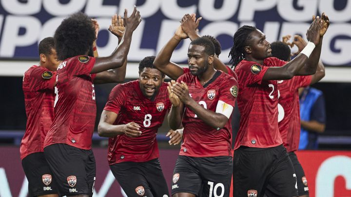Jugadores de Trinidad y Tobago durante el partido contra México