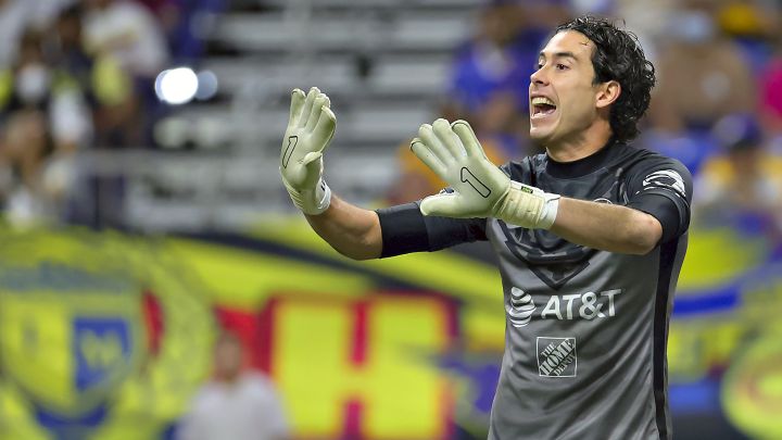 Oscar Jiménez durante un partio del América en pretemporada