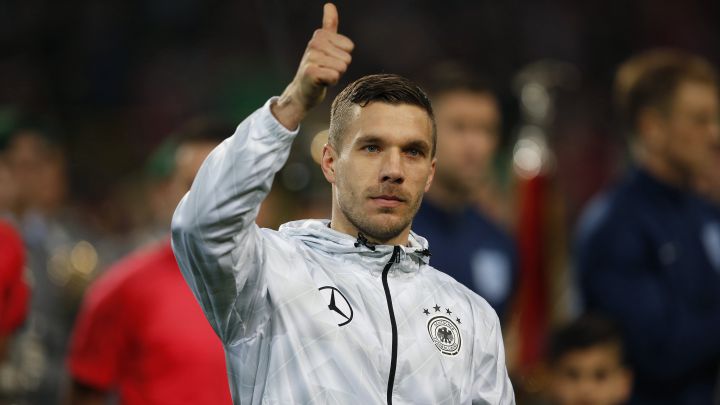 Lukas Podolski manda mensaje a afición de Querétaro
