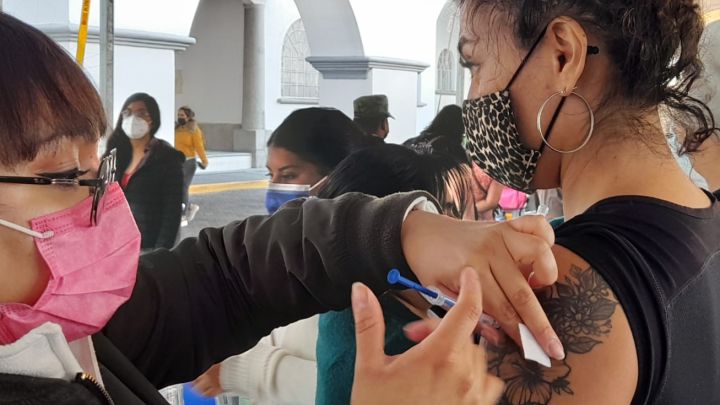 Vacunación para mayores de 18 años en CDMX: cuál les pondrán y cuándo me tocará