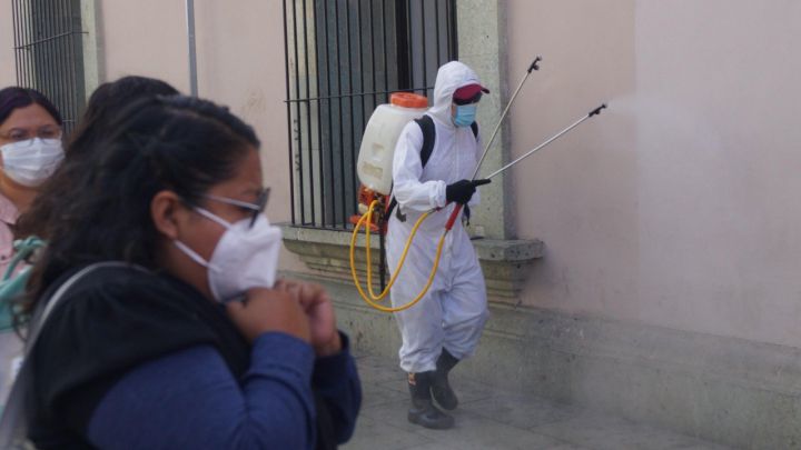 Reducen a 40% aforo en establecimientos públicos en Oaxaca por incremento de contagios