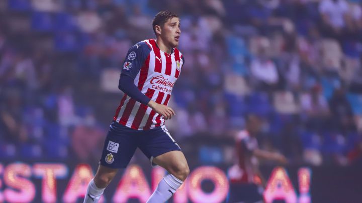 Titularidad con Chivas no le pesa a Luis Olivas