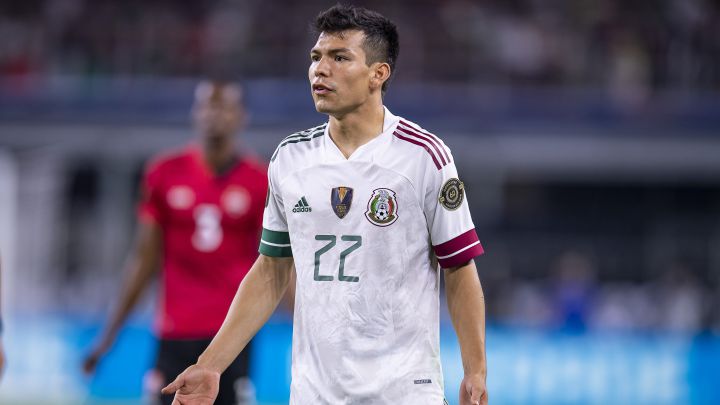Hirving Lozano realiza exámenes neurológicos al llegar a Nápoles
