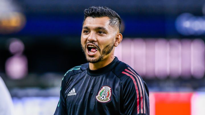 Tecatito Corona reportó con el Tri tras no poder fichar con el Milan