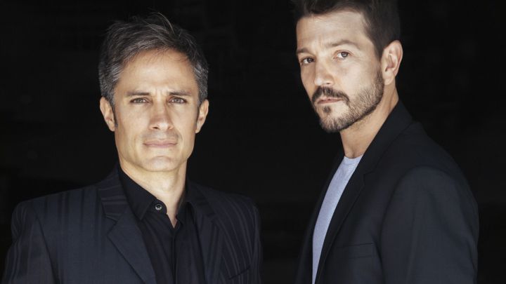 Diego Luna y Gael García son exhibidos por recibir dinero del PRIAN