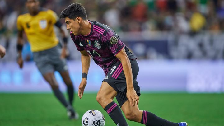 Érick Gutiérrez durante un partido con la Selección Mexicana