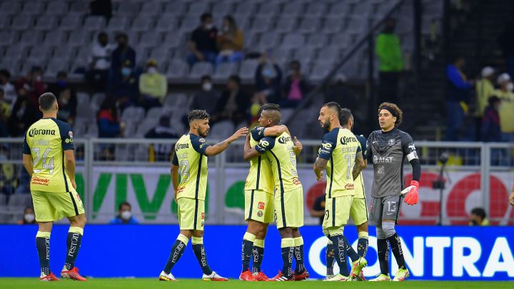 Jugadores del América festejan en partido de la Concachampions