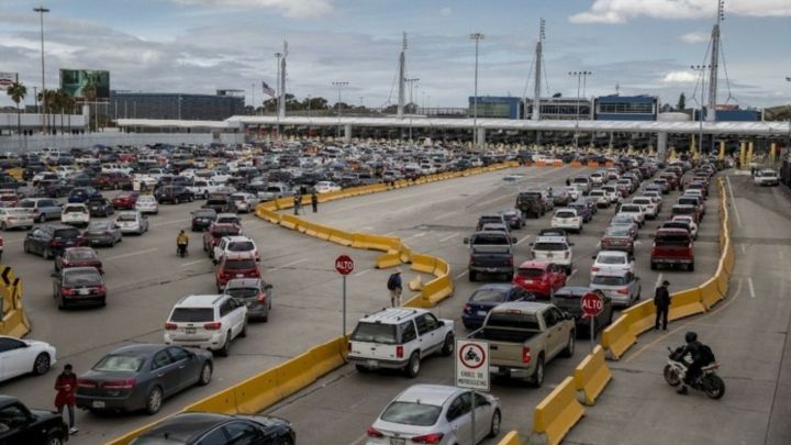 EU extiende cierre de frontera terrestre con México y Canadá