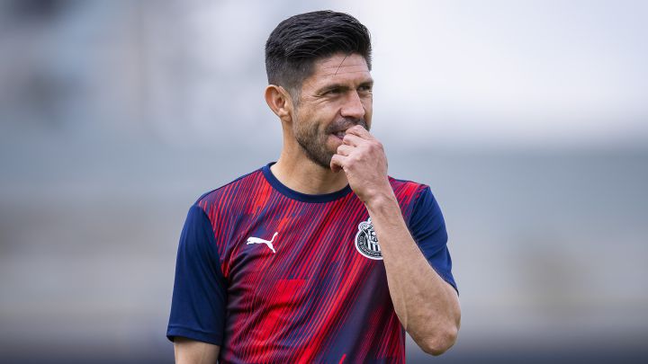 Oribe o Vega, el delantero de Chivas para el Clásico