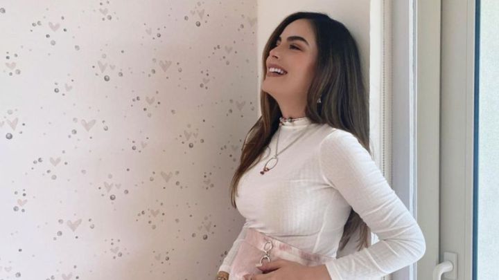 ¡Ximena Navarrete presume nueva foto de su embarazo!