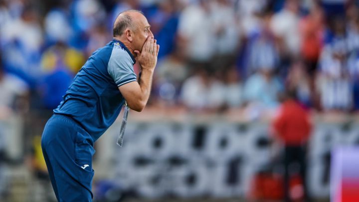 El director técnico de Honduras, Fabián Coito, durante un partido de Honduras en la Copa Oro