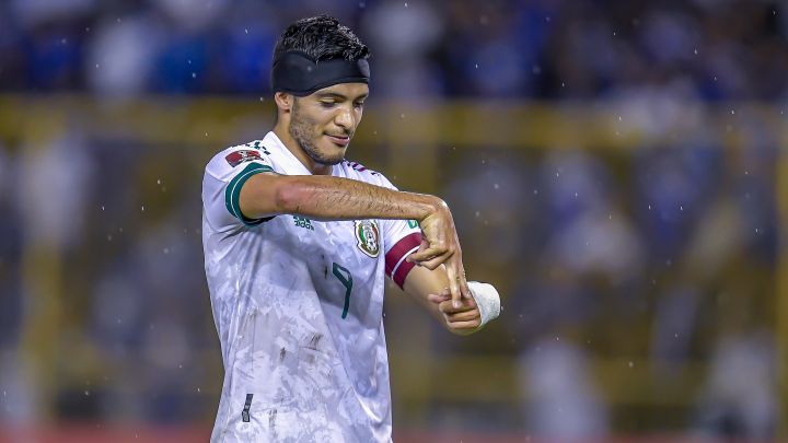 Raúl Jiménez volvió a anotar gol con el Tri 330 días después