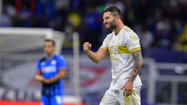 André-Pierre Gignac festeja su gol 150 con Tigres