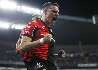 Con polémico penal, Atlas es semifinalista