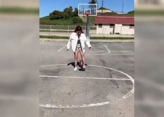 Freestyler Lisa Zimouche demuestra habilidad para dominar un ovoide