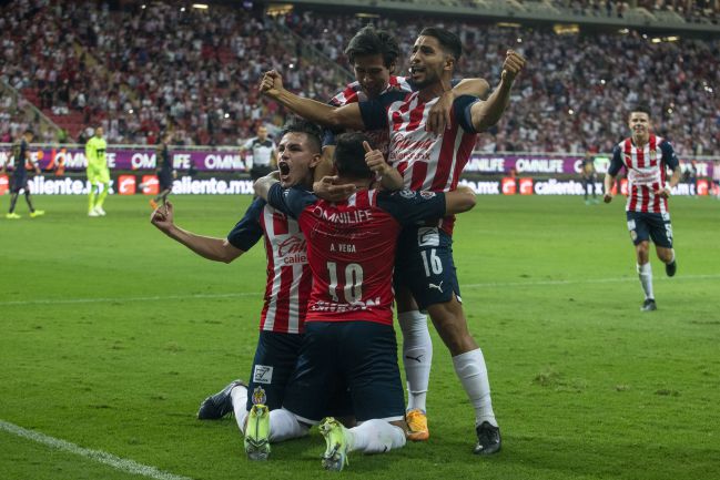 Chivas goleó a Pumas y se metió a la Liguilla del Clausura 2022