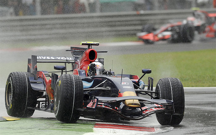 Vettel y Alonso le dan una lección a Ferrari