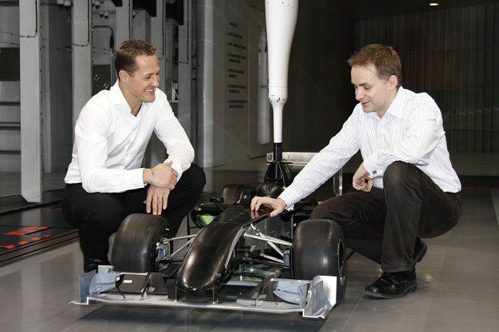 Schumacher a por el octavo con Mercedes