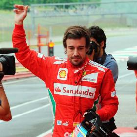 Alonso, tras su salida de pista: "Todavía estoy vivo" Alonso, tras su salida de pista: "Todavía estoy vivo"