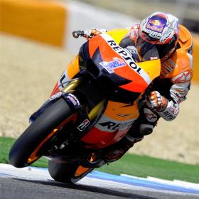 Stoner vence por delante de Lorenzo y Pedrosa Stoner vence por delante de Lorenzo y Pedrosa
