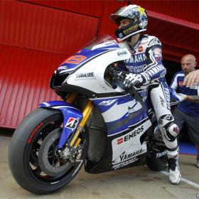 Lorenzo renueva con Yamaha hasta 2014 Lorenzo renueva con Yamaha hasta 2014