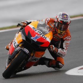 Casey Stoner manda en la segunda sesión de libres Casey Stoner manda en la segunda sesión de libres