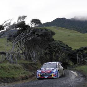 Sebastien Loeb acaricia su quinto triunfo del año Sebastien Loeb acaricia su quinto triunfo del año