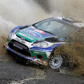 Loeb sigue sin batir a los Ford de Latvala y Solberg sobre el barro Loeb sigue sin batir a los Ford de Latvala y Solberg sobre el barro